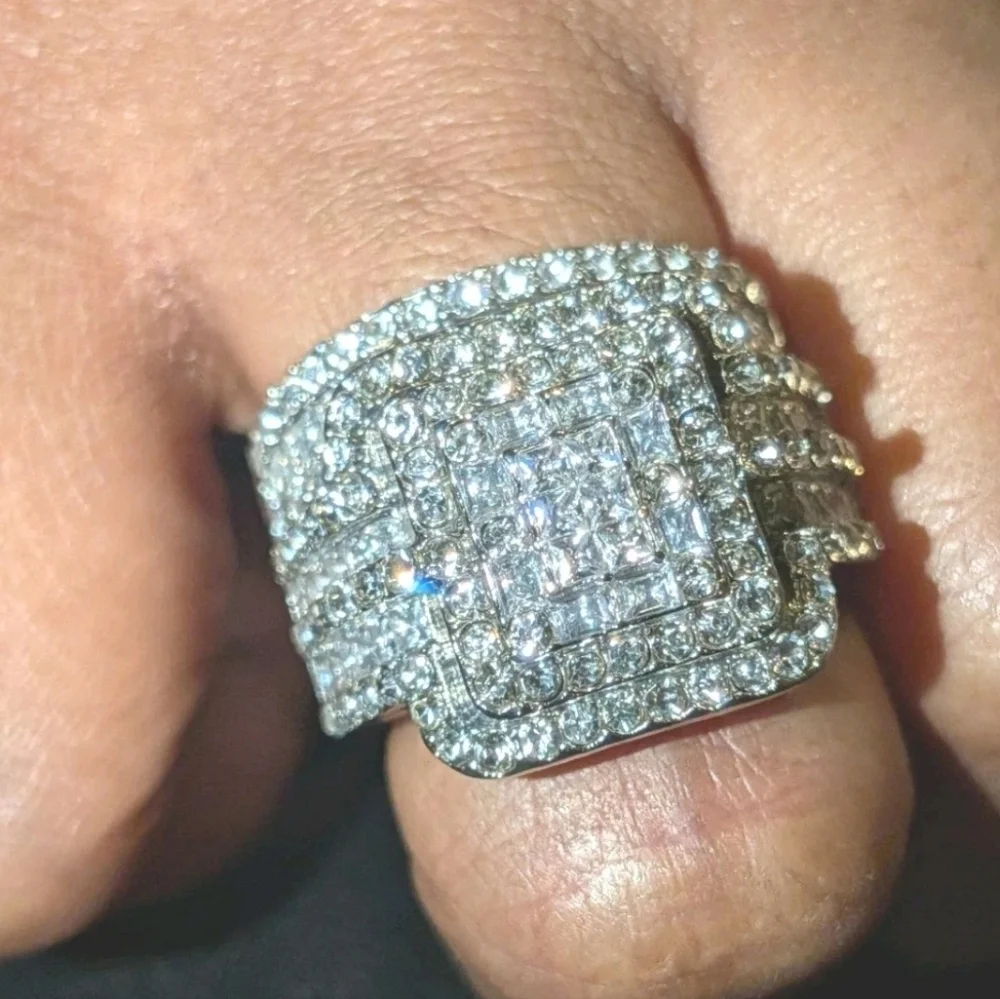Shimmering Cluster Engagement /Wedding Set 5Ct Lab Created Diamond Unisex